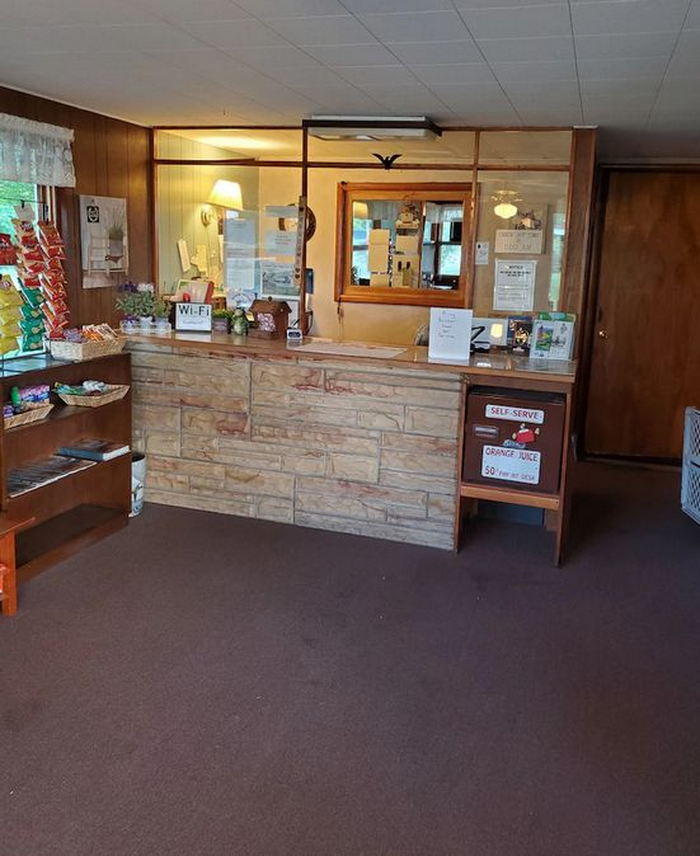 Gateway Motel - From Web Listing (newer photo)